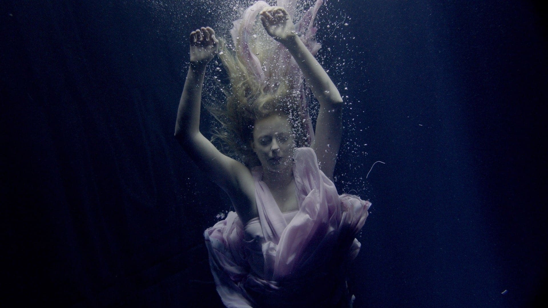 دانلود فیلم Body and Bones 2019