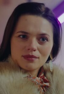 دانلود فیلم کوتاه Rich Girl Buys Homeless Man 2023388207-1805637137