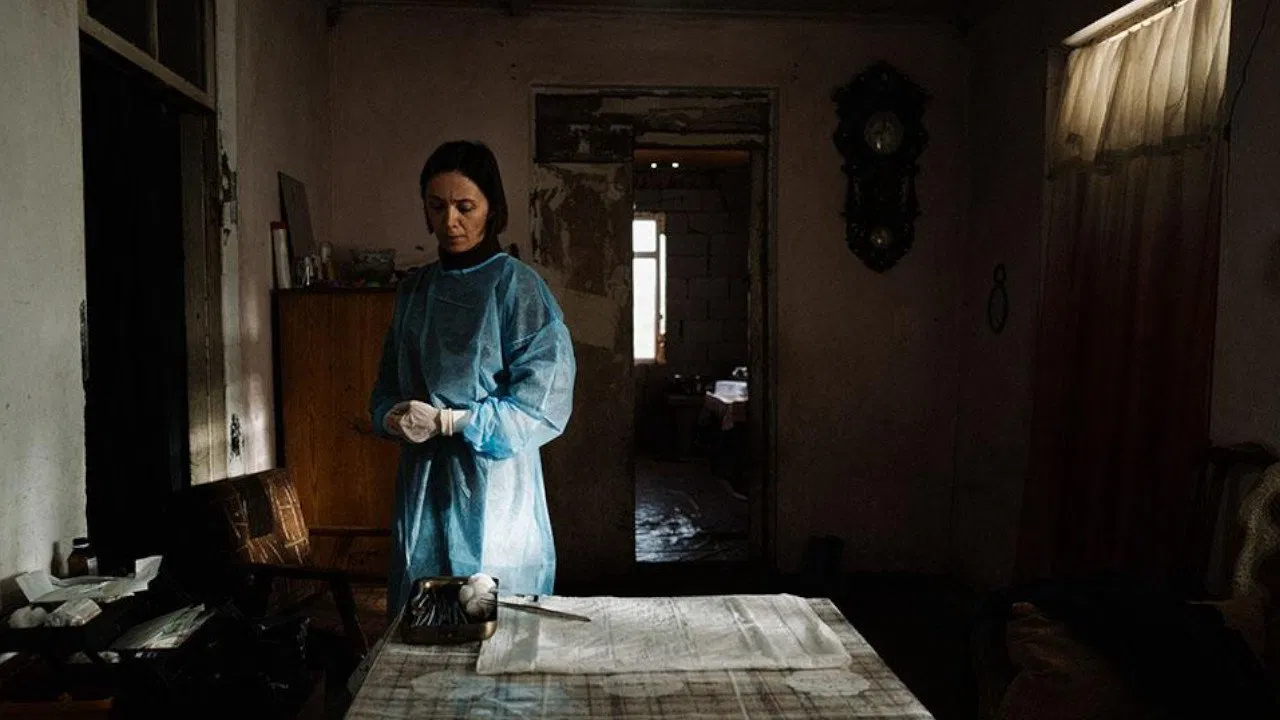 دانلود فیلم April 2024