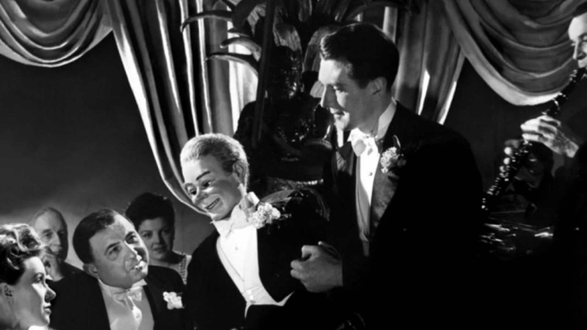 دانلود فیلم Dead of Night 1945